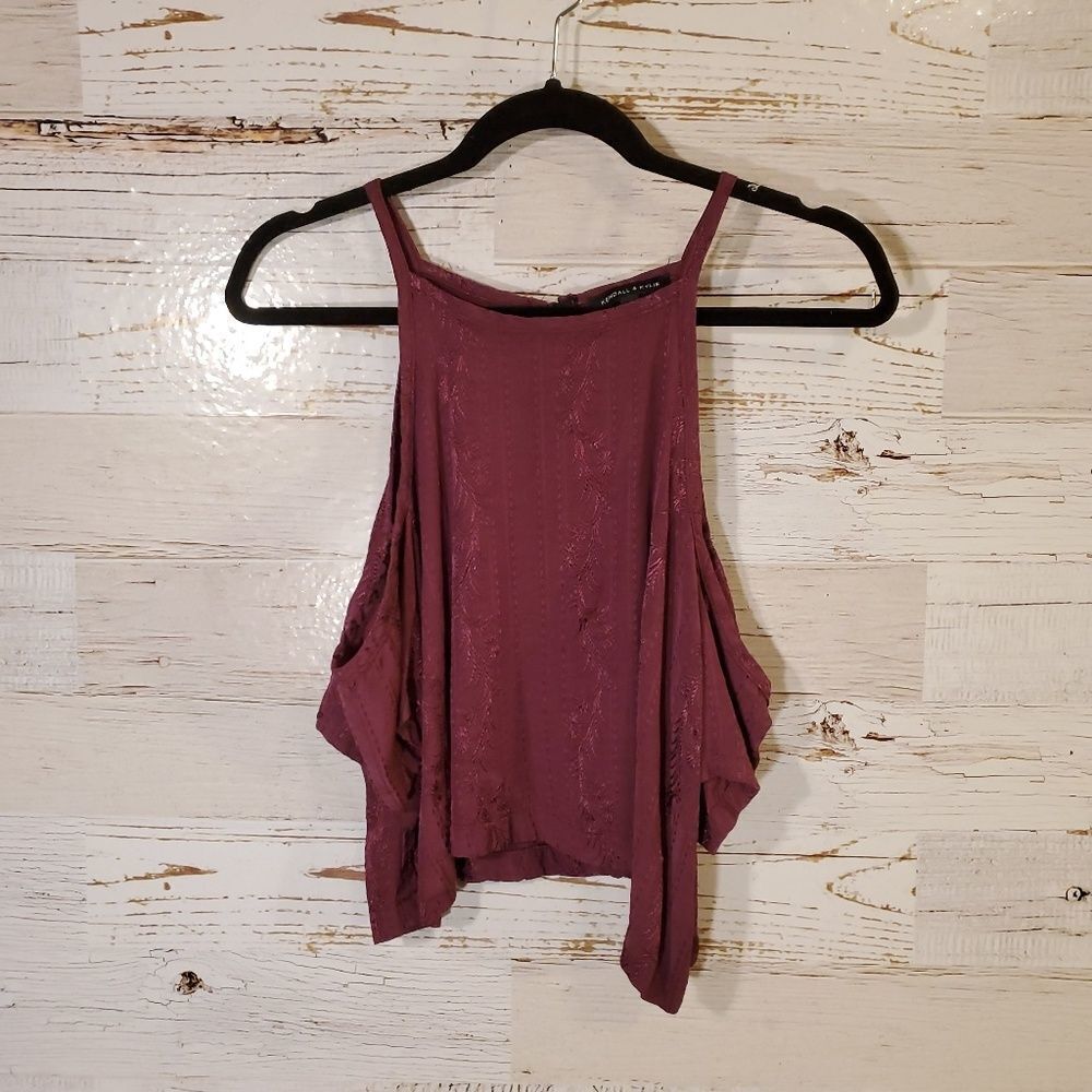 Kendall &‎ Kylie open shoulder top